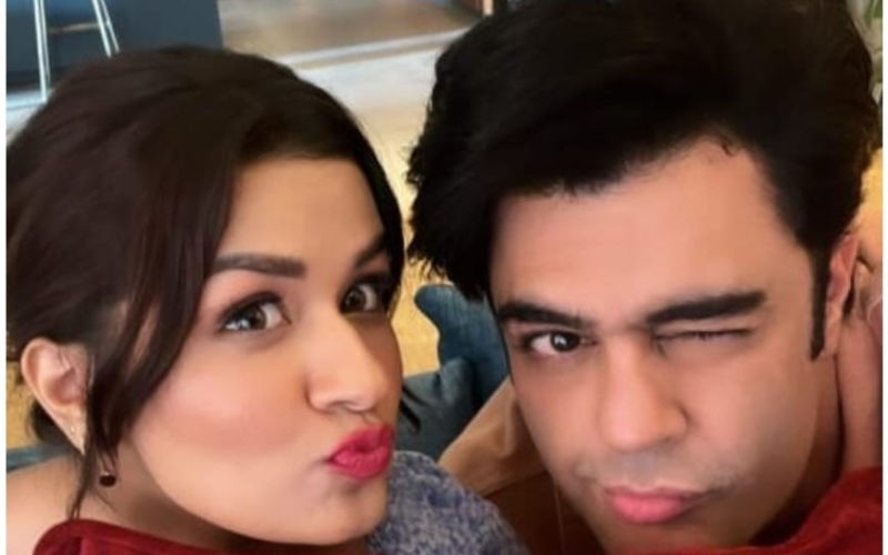 Maniesh Paul Shares Selfie With Avneet Kaur; Excited Fans Suspect 'Something's Cooking Between Them'-Read Below To Know More!