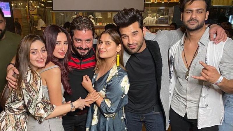 Bigg Boss 13 REUNION: Paras Chhabra, Mahira Sharma, Vishal Aditya Singh, Arti, Hindustani Bhau, Shefali Party Hard – Inside PIC and VIDEOS