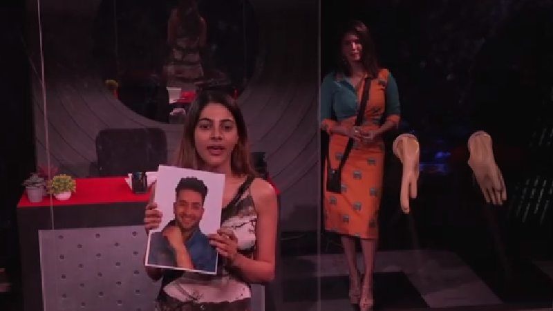 Bigg Boss 14 Jan 2 SPOILER ALERT: Nikki Tamboli Shocks Sunny Leone As She Calls Aly Goni Her 'Fake Friend'; Takes U-Turn And Calls For 'Dushmani'  - VIDEO