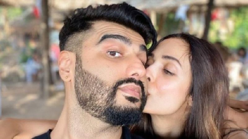 Malaika Arora And BF Arjun Kapoor Soak In Holiday Vibes And Chill In Goa With Sister Amrita Arora - PIC HERE