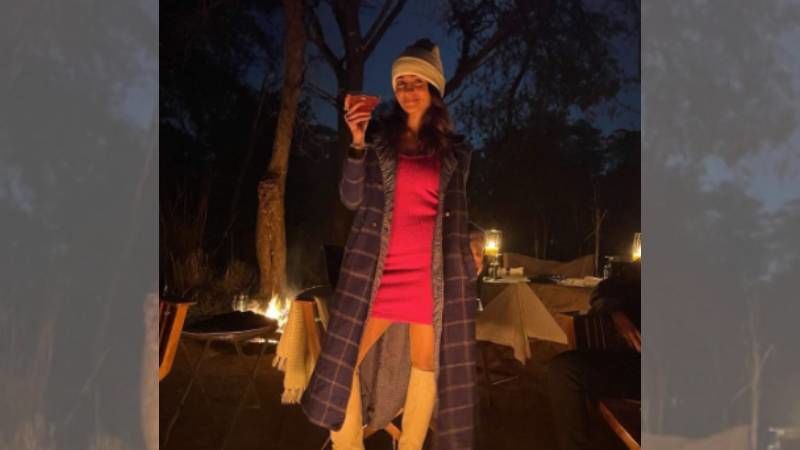 Alia Bhatt Is A HOT Bombshell Posing By The Bonfire In Ranthambore While Vacationing With Beau Ranbir Kapoor And Family - PIC