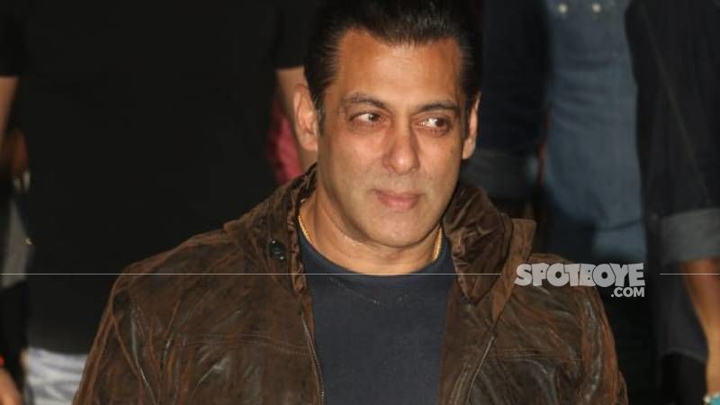 Ahead Of His 55th Birthday, Salman Khan Puts Up A Notice Outside His Galaxy Apartments; Asks Fans To Not Gather Outside His Home Amidst Coronavirus