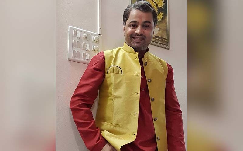 Actor Subodh Bhave Dressed As A Police Inspector, Is This Dashing Look For His New Character?