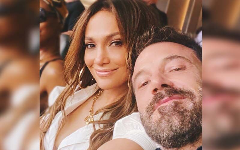 Jennifer Lopez-Ben Affleck Cannot Contain Their PDA, Couple Share Sweet Kiss While Strolling In Los Angeles!