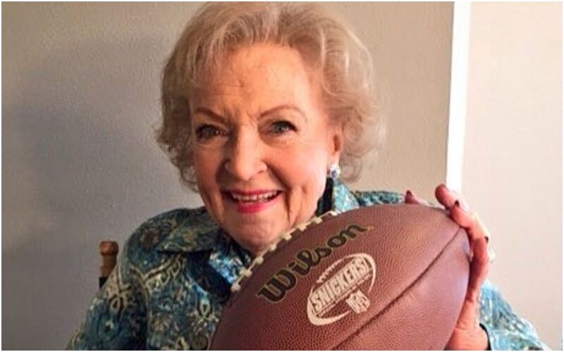Betty White Aka TV’s Golden Girl Passes Away At 99, Netizens Remember ‘Grandma Annie’ From The Proposal