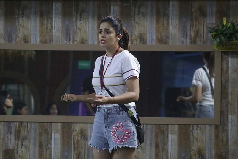 Bigg Boss 12 Day 26 Oppo Flash Charge Task