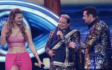 Bigg Boss 12: खुद से 37 साल छोटी लड़की को डेट कर रहे हैं भजन सम्राट अनूप जलोटा, गर्लफ्रेंड के साथ घर के अंदर ली एंट्री