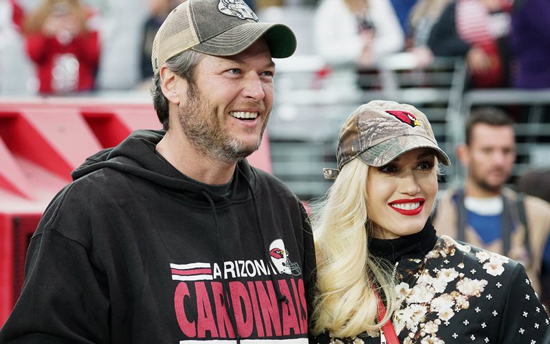 Blake Shelton And Gwen Stefani Go Out On A Disneyland Date With Parents