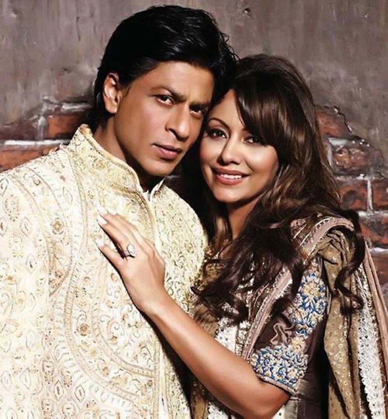 Bollywood' Premiere Couple  Shah Rukh Khan And Gauri Khan  Look Gorgeous In Traditional Wear 2018 10 25 8 38 53 Original 