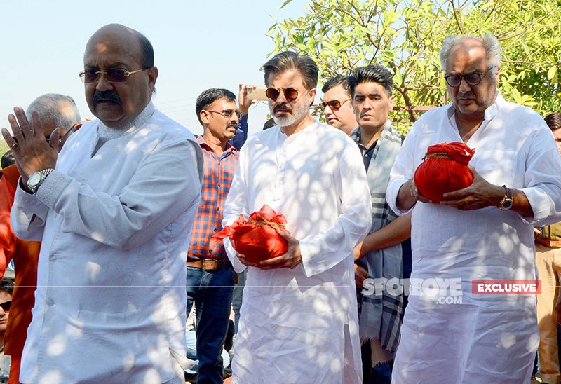 Boney Kapoor Anil Kapoor Amar Singh Manish Malhotra Unconsolable At Sridevi Prayer