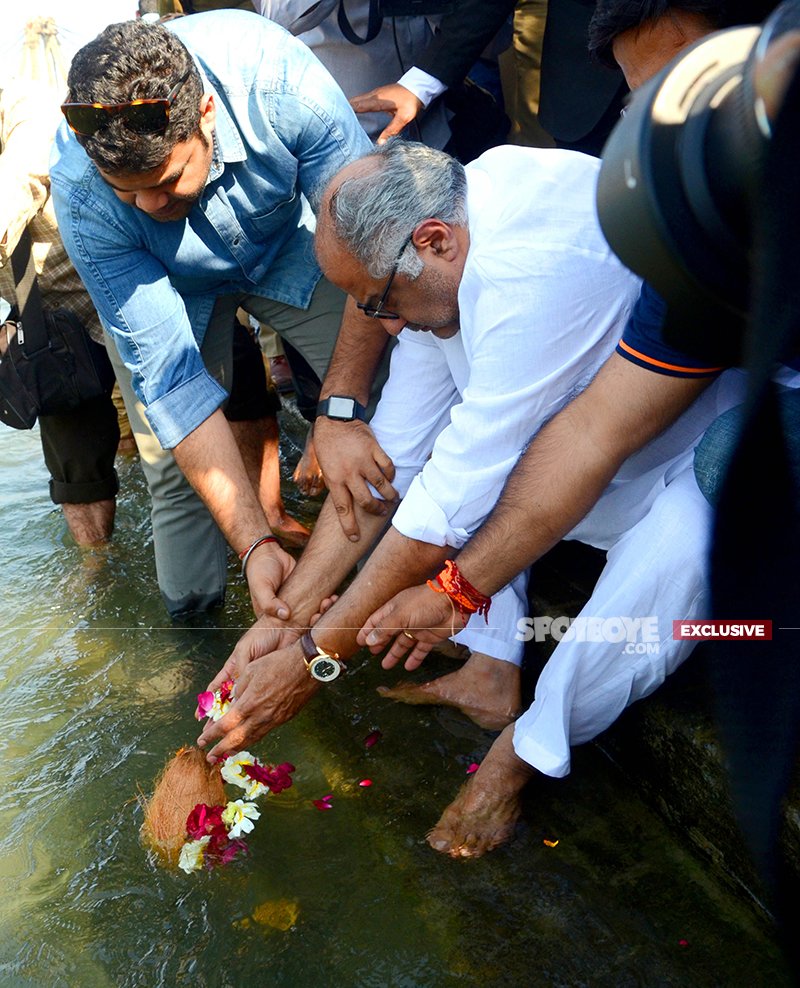 Boney Kapoor Submerges The Ashes Of Sridevi In Haridwar And He Is Unconsolable