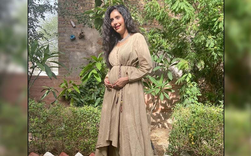 Charu Asopa Gets Emotional As She Announces She Is Expecting First Child With Hubby Rajeev Sen; Opens Up About Her Pregnancy Cravings - WATCH Video