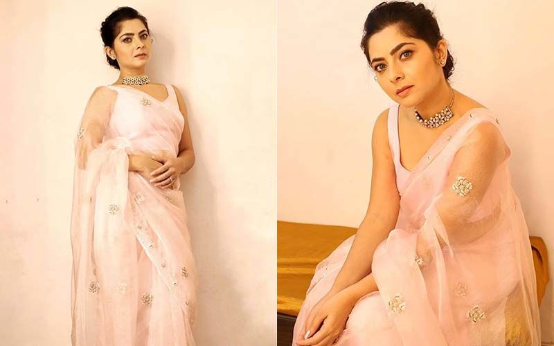 Apsara' Sonalee Kulkarni's Looks Truly Like A Stunner Beauty In A Sheer Saree