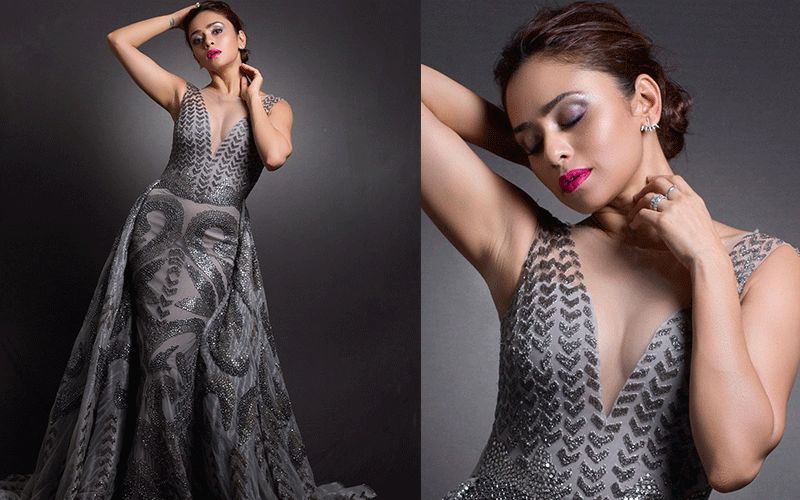 Amruta Khanvilkar Flaunts Her Gorgeously Stunning Body In Filmfare Glamour And Style Awards Shoot
