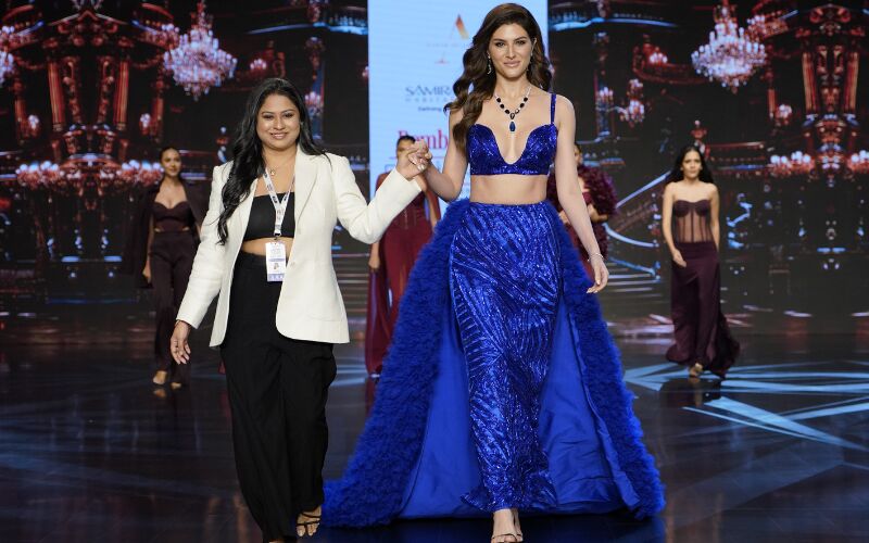 Elnaaz Norouzi Walks The Ramp For House Of Aanchal’s ‘Threads Of Eternity’ At Bombay Times Fashion Week 2025