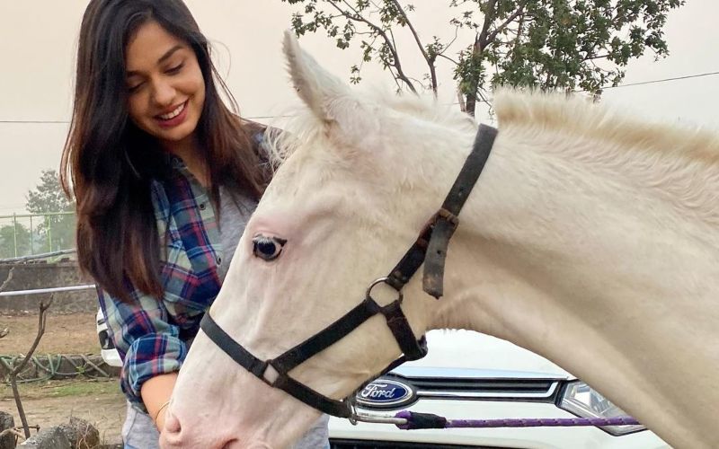 Divya Agarwal Gifts Herself A Beautiful White Horse, Names Her Iris; Is Elated To Fulfill Her 'Childhood Dream'