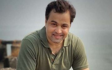 Subodh Bhave Celebrates 50 Episodes Of Chandra Ahe Sakshila With The Women On Set