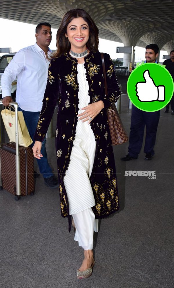 shilpa shetty snapped at the airport