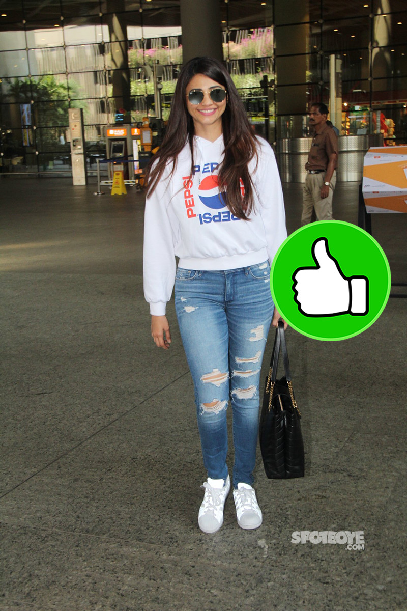 Daisy Shah Spotted At Mumbai Airport