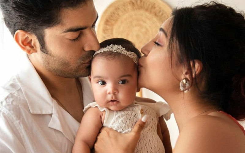 Gurmeet Choudhary, Debina Bonnerjee Share FIRST PHOTO Of Their Newborn Daughter Lianna, Showing Her Full Face; Fans Go Wow