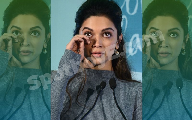 Deepika Padukone Cries In Public While Speaking Of Depression