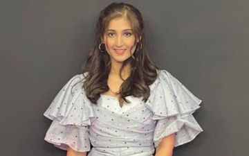 Nayan Songstress Dhvani Bhanushali Is An Adorable Doll In Her Pastel Blue Short Dress; Not To Miss That Charming Smile