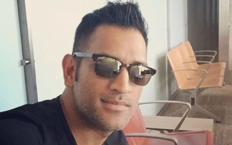 IPL 2020: Chennai Super Kings' MS Dhoni Smashes A Six Outside The Stadium; One Lucky Man Picks Up The Ball As Prized Possession - WATCH