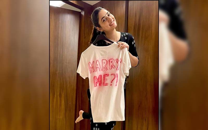 Rahul Vaidya Shares Girlfriend Disha Parmar's Photos Flaunting The White T-Shirt He Proposed To Her In And It's Beyond Adorable