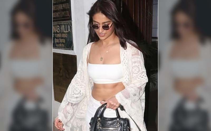 Ileana Does Boho Look Right In Bralette And Pants With Rs 1 Lakh Bag