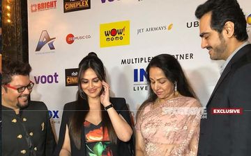 Ravishing Esha Deol And Hema Malini Captured In Videos At Cakewalk Premiere