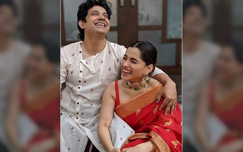 Catch Umesh Kamat And Priya Bapat's Traditional Couple Look In This Classy Ethnic Collection