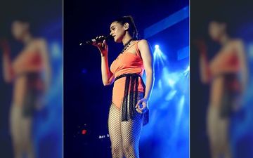 Check Out Shalmali's Tantalizing Hot Tankini Suit As She Performs With Her Band That's Coming Soon To Mumbai's New Year Bash