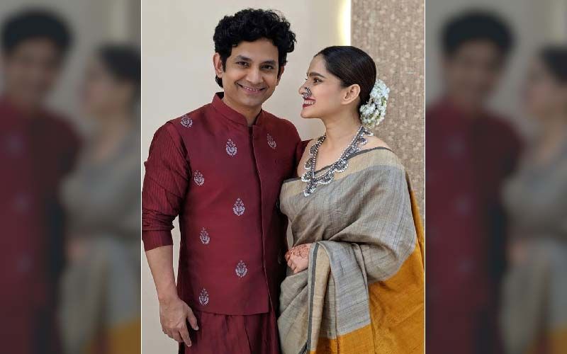 Umesh Kamat And Priya Bapat In A Love Struck Candid Picture Will Melt Your Hearts