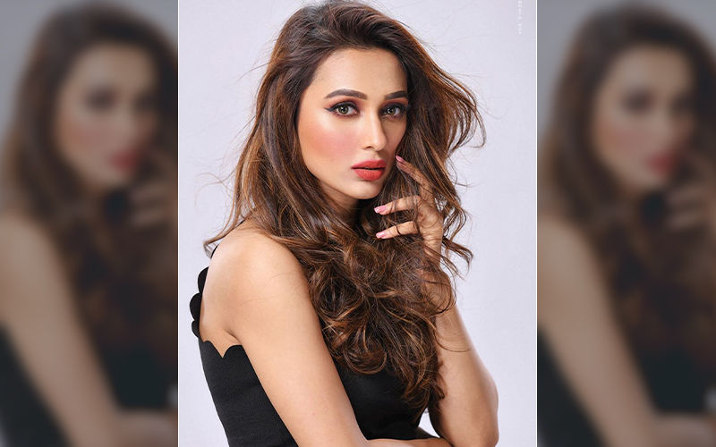 Mimi Chakraborty Raise The Temperature In Her Latest Photoshoot, Shares Pic On Instagram