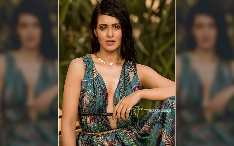 Priyanka Sarkar Defines Royalty in This Royal Blue Saree, Shares Pic on Instagram