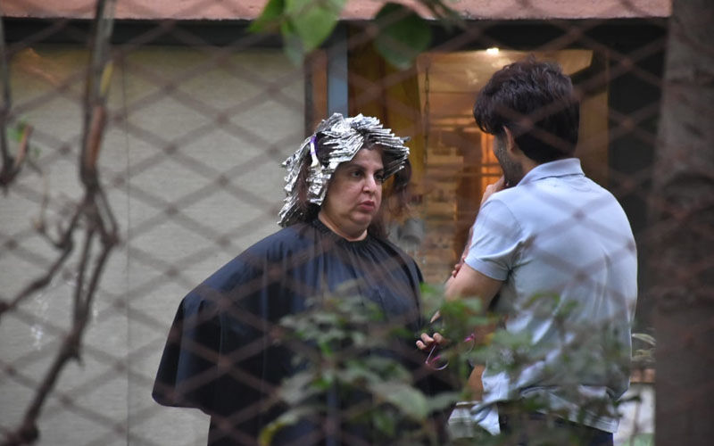 Farah Khan Is Ready To Surprise Us With A Hair Makeover; Has Her Tresses Wrapped In A Foil