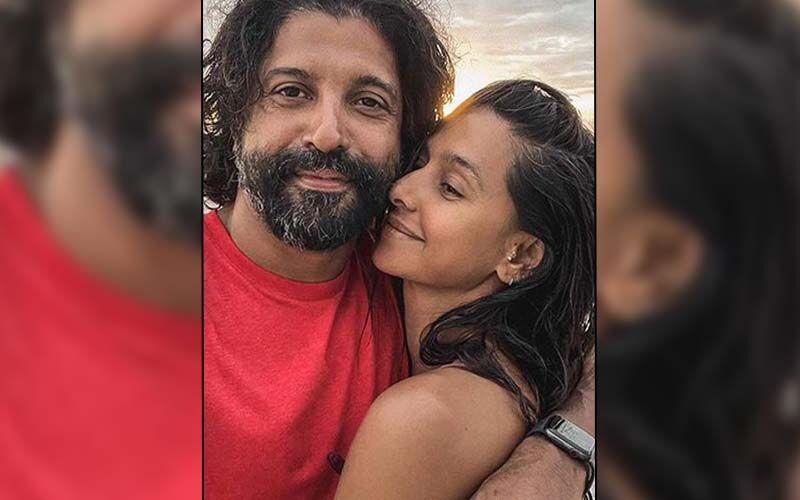 Farhan Akhtar- Shibani Dandekar's WEDDING: The Bride-To-Be Sleeps At The Airport, Says ‘Exhausted But Excited’-See PHOTO