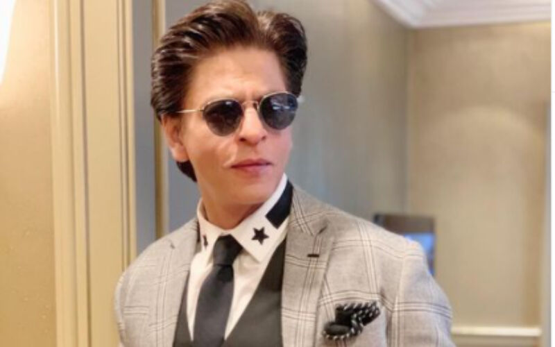 Shah Rukh Khan WINS Hearts As He Greets Mumbai Airport Security Staff With Folded Hands, Actor Jets Off To Spain After Pathaan Teaser Launch -WATCH