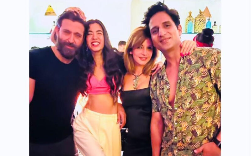 Hrithik Roshan-Saba Azad Are All Smiles As They Pose With Sussanne Khan And Her Beau Arslan Goni In Viral Pic From Goa, Fans Have Mixed Reactions