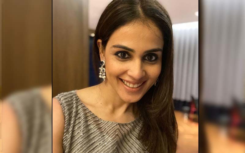 Genelia Deshmukh Dances To 'Vaathi Coming' With An Injured Hand; Celebrates Vijay's Success With Her Besties And Riteish Deshmukh