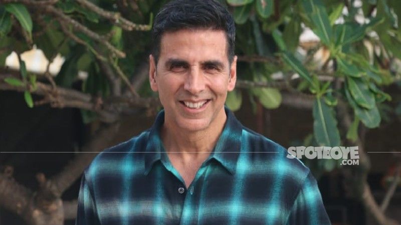 Akshay Kumar Ditches His Luxurious Car To Head To Work; Opts For A Bike And Jetty Ride Instead