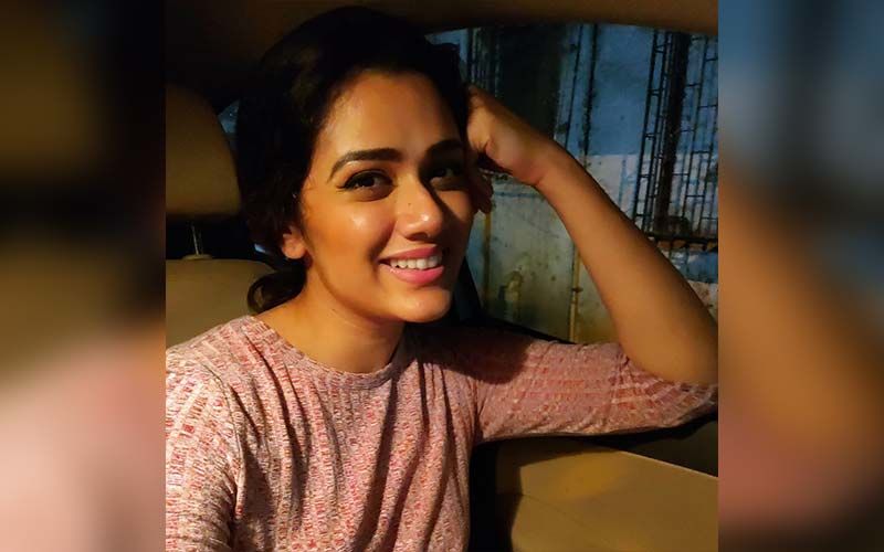 Girija Oak Godbole Grateful To Bela Shende, Amruta Khanvilkar, And Ajay-Atul For Her Recent Lavani Performance