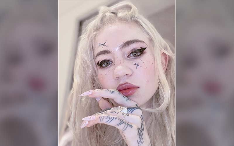Elon Musk's Girlfriend Grimes Reveals She Was Hospitalised Due To Panic Attack After Appearing On SNL; 'I Suppose It's Good Time To Start A Therapy'