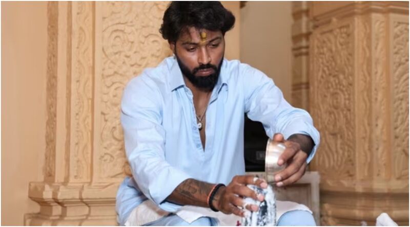 Hardik Pandya Offers Prayers In Somnath Temple Amid Massive Trolling From Fans During IPL 2024 – WATCH VIDEO