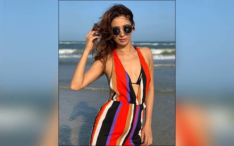 Big Boss Marathi Star Heena Panchal Goes Semi-Nude? Actress Posts An Outdoor Photoshoot Wearing Nothing But A T-shirt