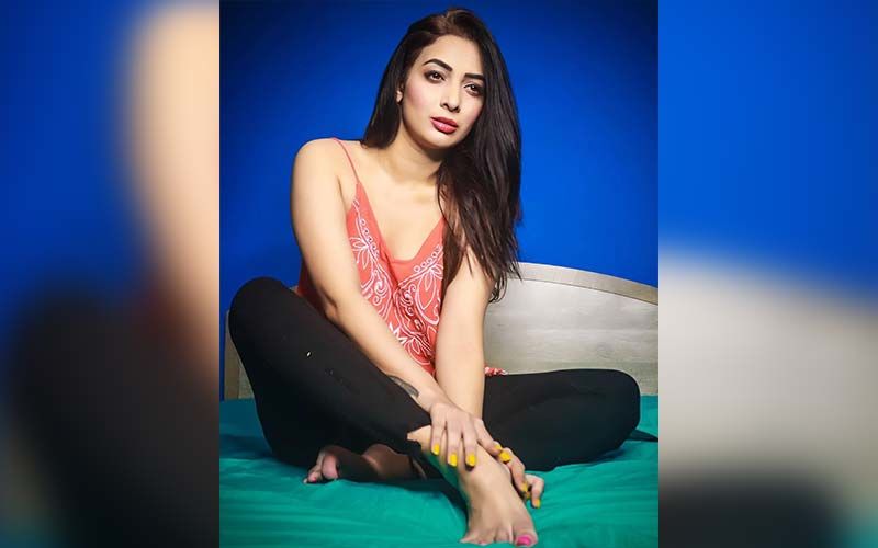 Bigg Boss Marathi Star Heena Panchal Is Flaunting Her Cleavage In This Gorgeous Avatar