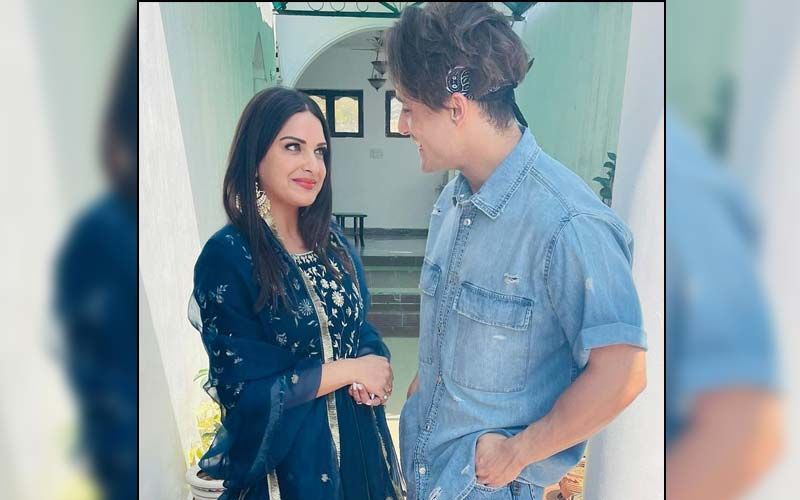 Asim Riaz And Himanshi Khurana Return To The City After A Short Vacation; AsiManshi Twin In Black-SEE Photos