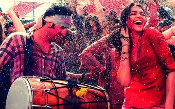 बॉलीवुड फिल्मों के इन 7 नए होली गीतों के साथ मनाए रंगों का त्यौहार