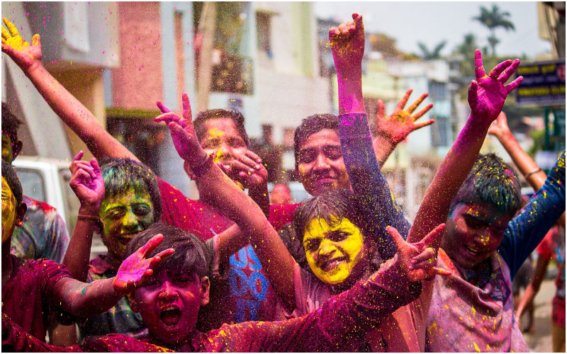 Holi 2023 Best Hindi Songs: From Jai Jai Shiv Shankar To Balam Pichkari, Groove To These Iconic Tracks To Celebrate The Festival of Colours!