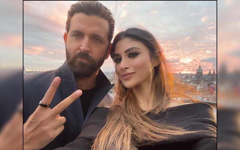 Mouni Roy Treats Fans To A Selfie With Hrithik Roshan From An Ad Shoot In Amsterdam; Duo Twins In Black, Actress Calls Him 'Wonderful Human'